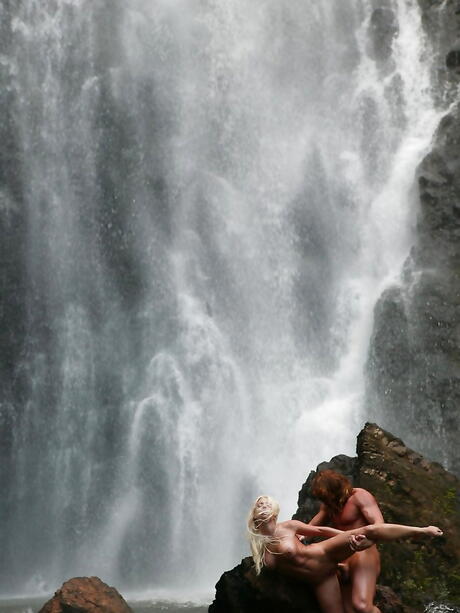 Sexy american milf Jesse Jane drilled in her nice pussy after good cock suck outside