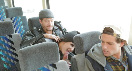 Excellent american milf Bonnie Rotten take in mouth rod and takes a cumshot in her mouth 