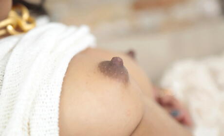 Sexy latina babe Valentina Vega reveals her ass 