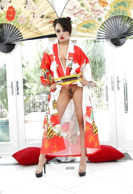 Excellent american milf Annie Cruz exhibiting big hooters and hairy pussy 