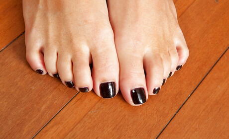 Sexy oriental milf Nikko Jordan in sexy undies loves some hot foot fetish 