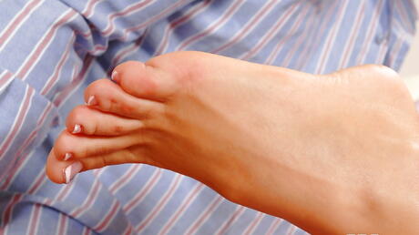 Attractive hungarian blonde milf Sheila Grant in underwear likes some hot foot fetish 