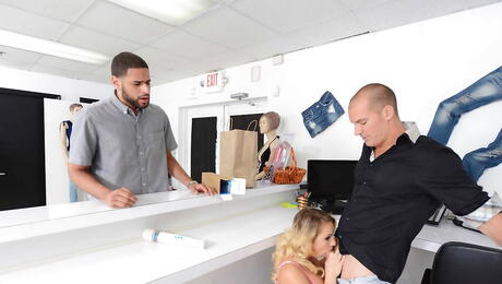 Hot american blonde Cali Carter in sexy stockings rammed by big rod after good suck in office