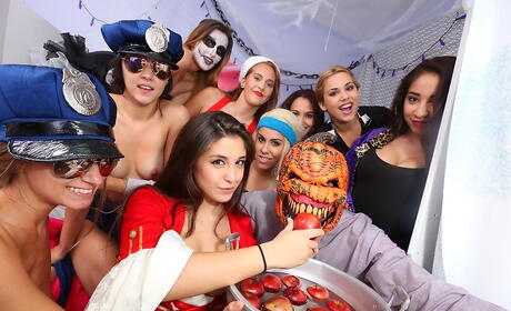 Excellent girls Natalie Monroe,Brooke Summers and Cassidy Klein blowing dick at college party