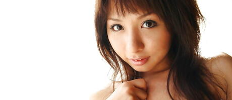 Hot japanese hottie Saki in hot softcore shooting outdoor