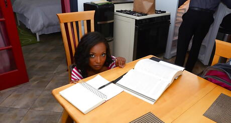 Superb american brunette amateur Daya Knight robbing on big dick and takes a facial 