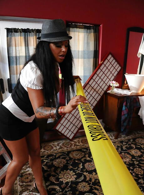 Excellent british milf Kerry Louise banged hard in her shaved pussy after good blowjob 