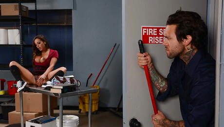 Excellent american Abigail Mac drilled after good blowjob 