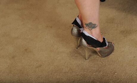 Stunning american blonde older Cameo in underwear is foot fetishist 