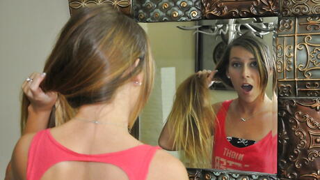 Slender american teen Kaylee Banks showing her ass 