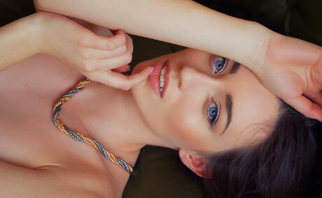 Hot hungarian brunette hottie Zsanett Tormay likes some hot foot fetish 