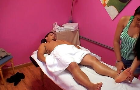 Stunning oriental Vida Diaz rammed after hot cock suck 