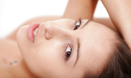 Slim cuties Kitty Jane and Silvie Deluxe licking juicy pussies during hot lesbian sex 