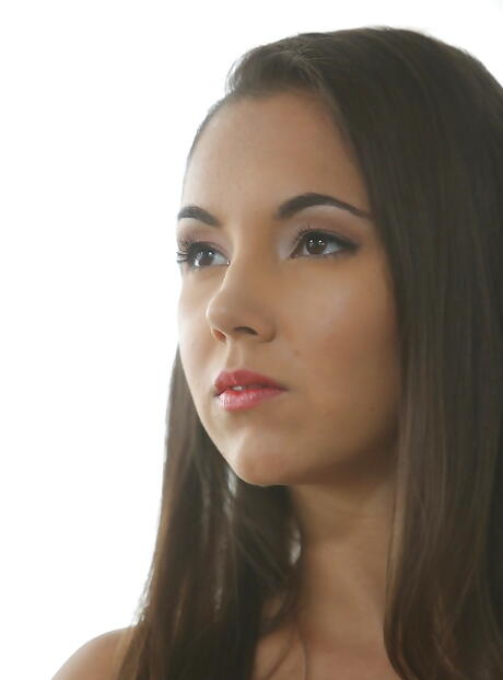 Gracile russian youthful Jay Dee in hot posing gallery