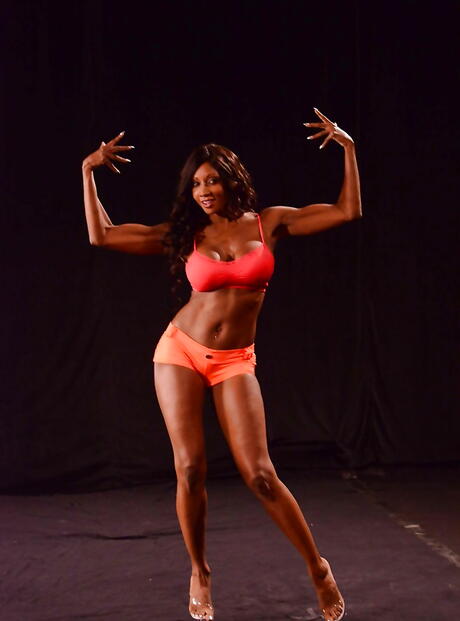 Seductive american milf Diamond Jackson in shorts exposing big titties and shaved pussy 