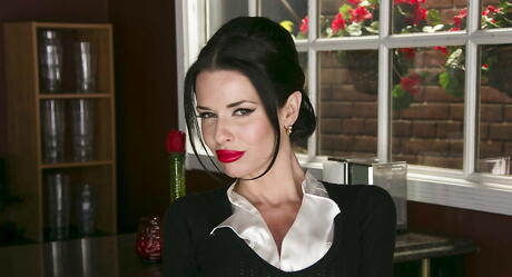 Sexy american milf Veronica Avluv in sexy undies shows big hooters and nice pussy 