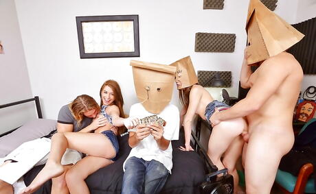 Sexy women Joseline Kelly and Alexa Nova enjoy amazing group sex scene 