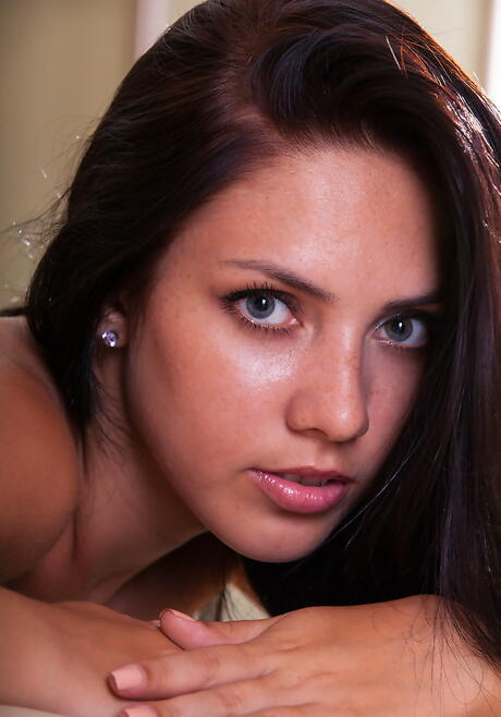 Sexy dark hair youthful Kantata makes some hot foot fetish action 