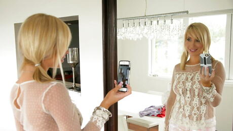 Stunning american blond teen Tasha Reign in hot posing on camera 