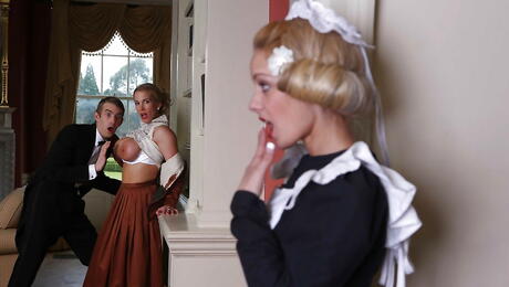 Tempting hotties Loulou and Rebecca Moore in amazing 3some 