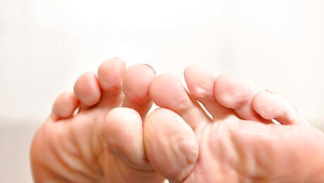 Tempting russian blonde cutie Kayla Green is foot fetishist in the bathroom