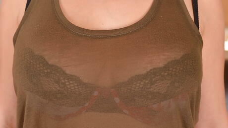 Tempting czech red-haired amateur Leila Moon in foot fetish show 