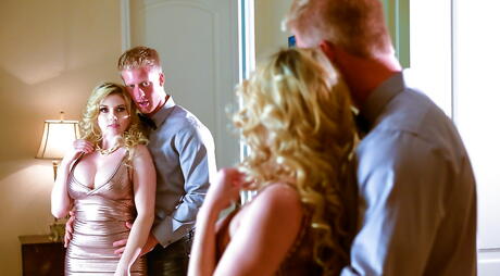 Stunning american wife Christie Stevens suck dick and fuck outdoor