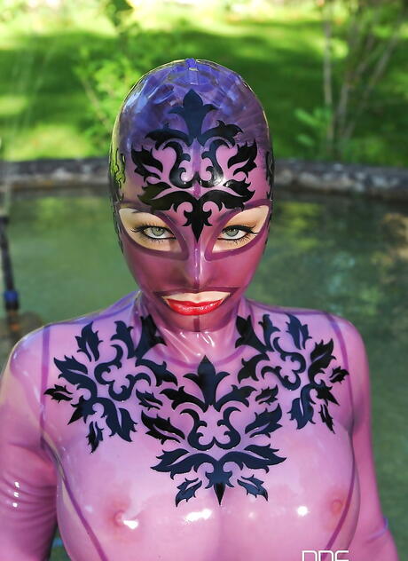 Deluxe british hottie Latex Lucy in hardcore bdsm sex outdoor