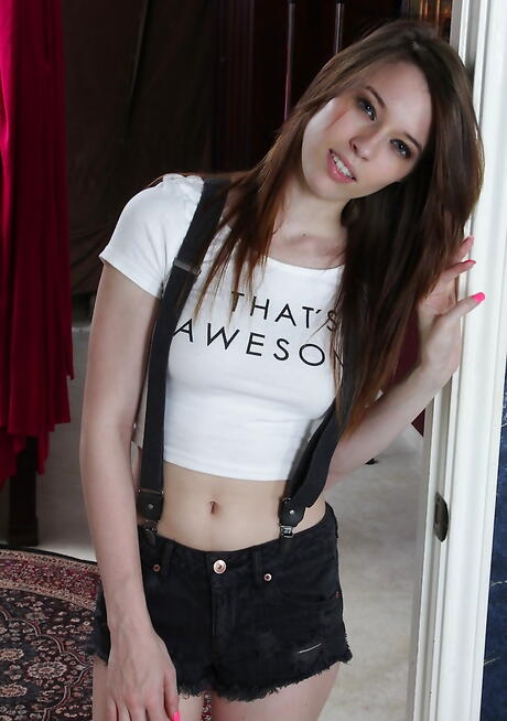 Gracile teen Susie Randolph exposing big boobs and shaved pussy 