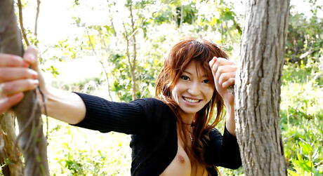 Svelte japanese teen Yu Satome in sexy posing gallery