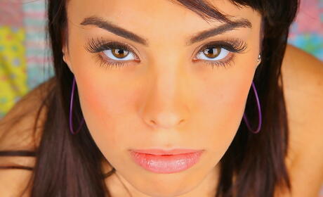 Svelte american teen Anna Doll in sexy lingery revealing her butt 