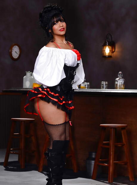 Stunning latin milf Rose Monroe in hot stockings exposes her ass 