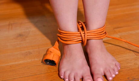 Enchanting brittish dark-haired milf Lucia Love loves some hot foot fetish 