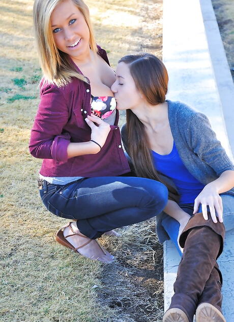 Foxy chicks Claire Evans and Kennedy Leigh licking hot pussies in the hot lesbian sex outdoor