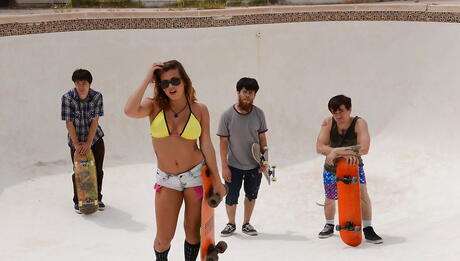 Foxy american teen Keisha Grey in sexy shorts hard fucked outside