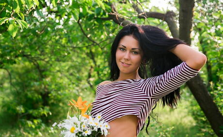 Sylphlike dark-haired babe Macy B makes some foot fetish outdoor