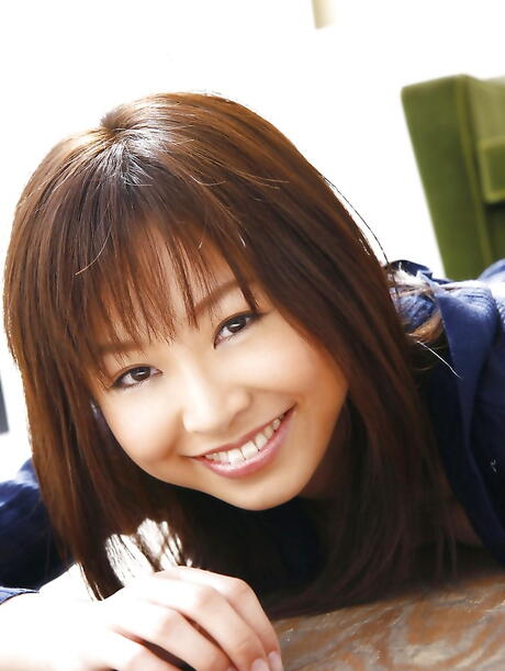 Attractive japanese hottie Hara Sarasa exposing her ass 