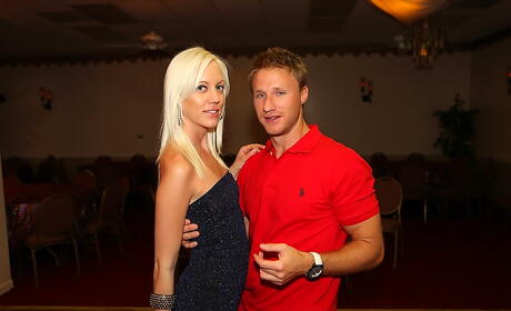 Svelte milf Kacey Villainess fucked in her shaved pussy after hot suck 