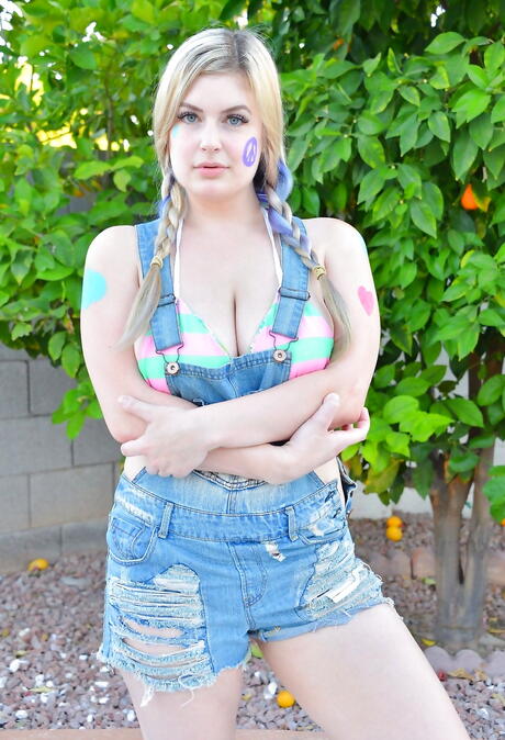 Lovely blond hottie Danielle Delaunay loves some hot foot fetish outdoor