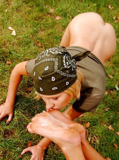 Peachy milfs Zoe L Fox and Zuzana Z. licking wet pussies in the hot lesbian sex outdoor