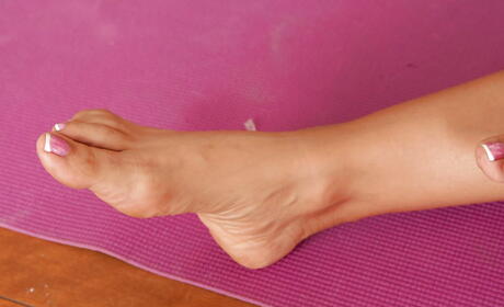 Glamorous mexican milf Nicky Ferrari in hot undies makes some hot foot fetish action 