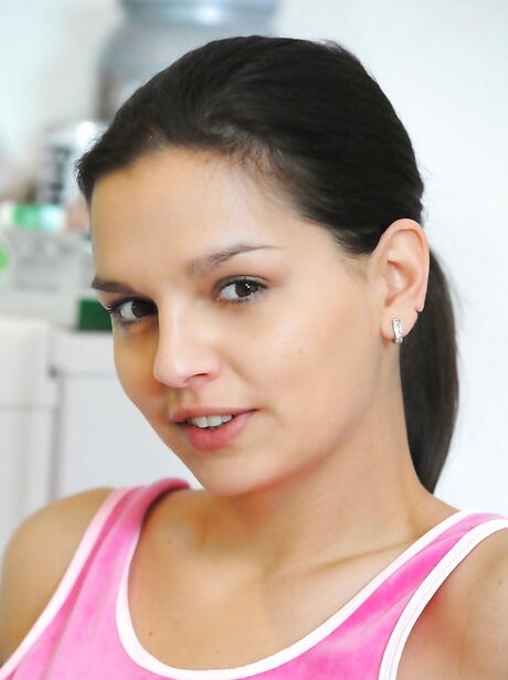 Inviting american milf Eve Angel shows big titties and sexy ass 