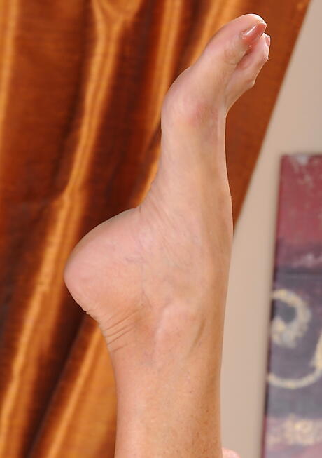 Stunning blonde aged Pam Roberts in lingerie likes foot fetish 