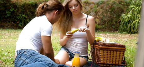 Very attractive american amateur Trisha Parks in hot undies in hot fuck outdoor