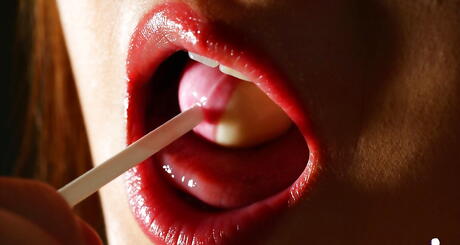 Rangy japanese young Akiho Yoshizawa makes some foot fetish action 