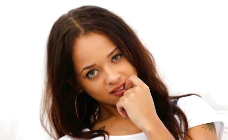 Sexy american young Holly Hendrix in sexy panties exhibiting her butt 