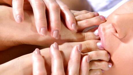 Sexy women Athina and Pussykat enjoy scissoring action 