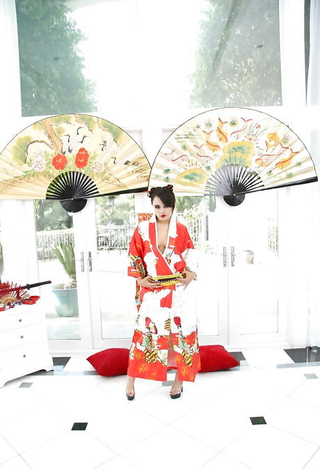 Stunning american milf Annie Cruz shows big hooters and spreads her legs 