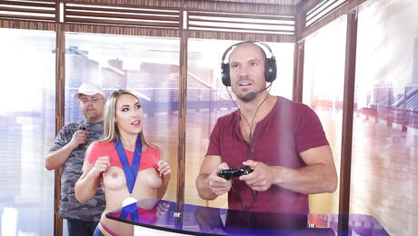 Stunning american blonde youthful Kimber Lee in hot 3some action 