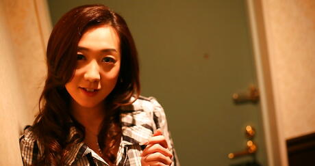 Attractive japanese Haruki baring big boobs and hot butt outdoor